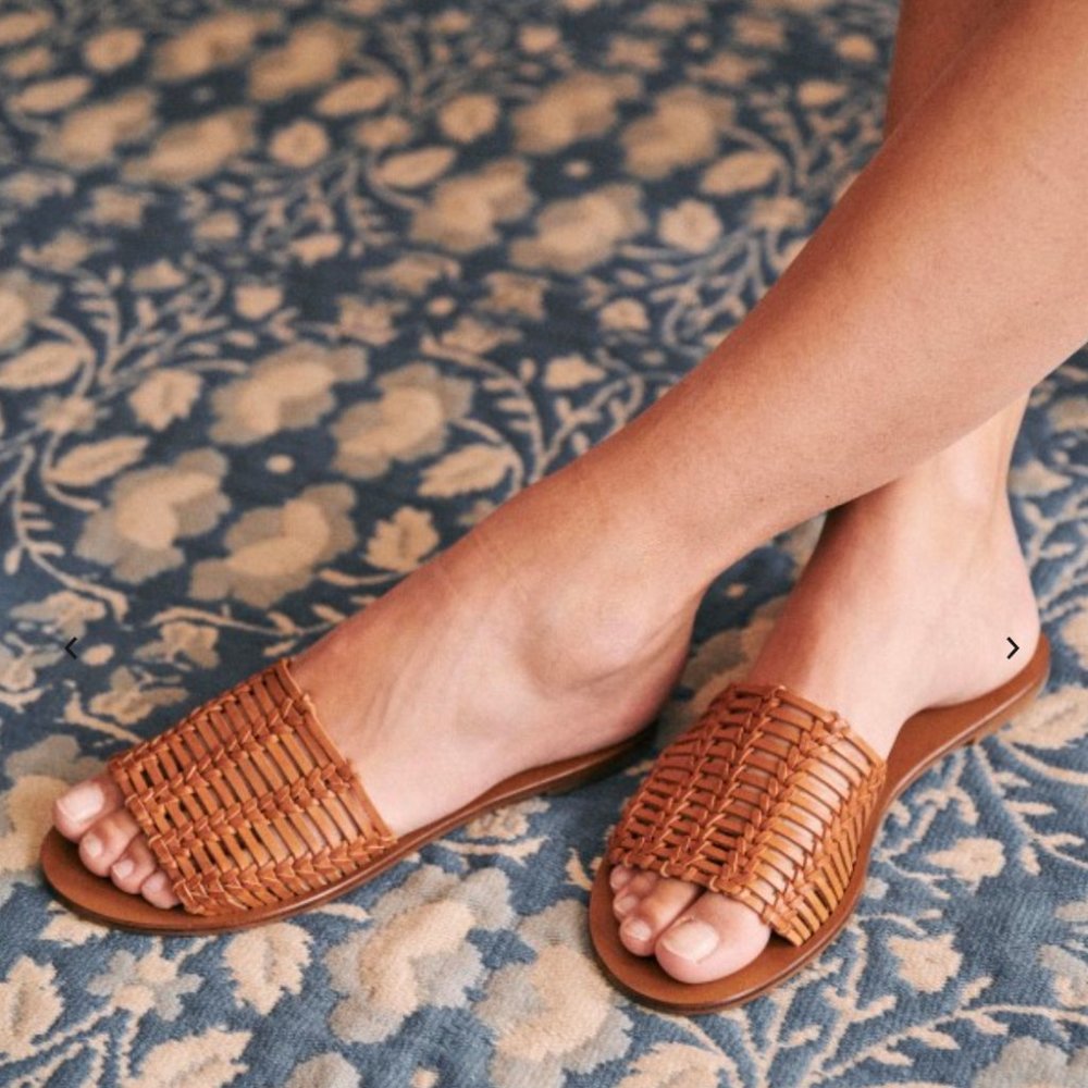 BRAND NEW Sézane Low Tessa Slides (Camel)